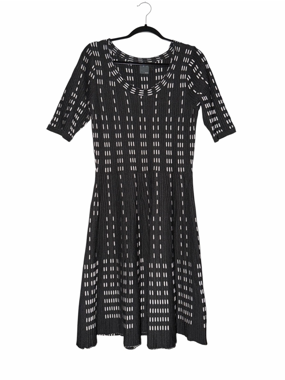 Gabby Skye Size Large Gray and White Dress